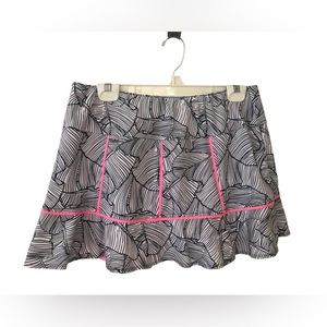 Large Tail Tennis 14 inch skirt.  EUC.  Shorties are bright pink.